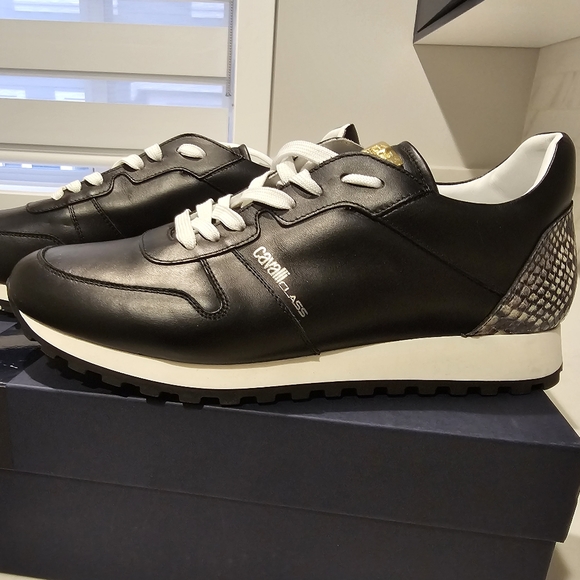 Brand new Black sneakers with animal print. US size 13 by Roberto Cavalli. - Picture 2 of 4